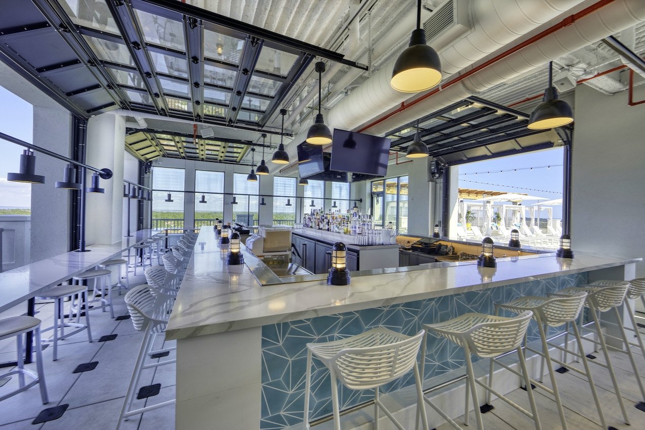 Rooftop Bar Destin, FL | Ara Pool & Lounge | Hotel Effie